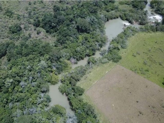Água barrenta que atingiu Rio da Prata saiu de fazenda que cultiva soja Imagem aérea do Rio da Prata, então cristalino, após a última chuva na região.