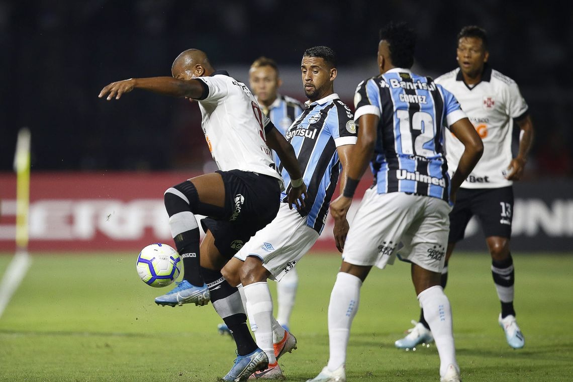 Grêmio vence Vasco fora de casa e chega ao G6 Rafael Ribeiro/Vasco