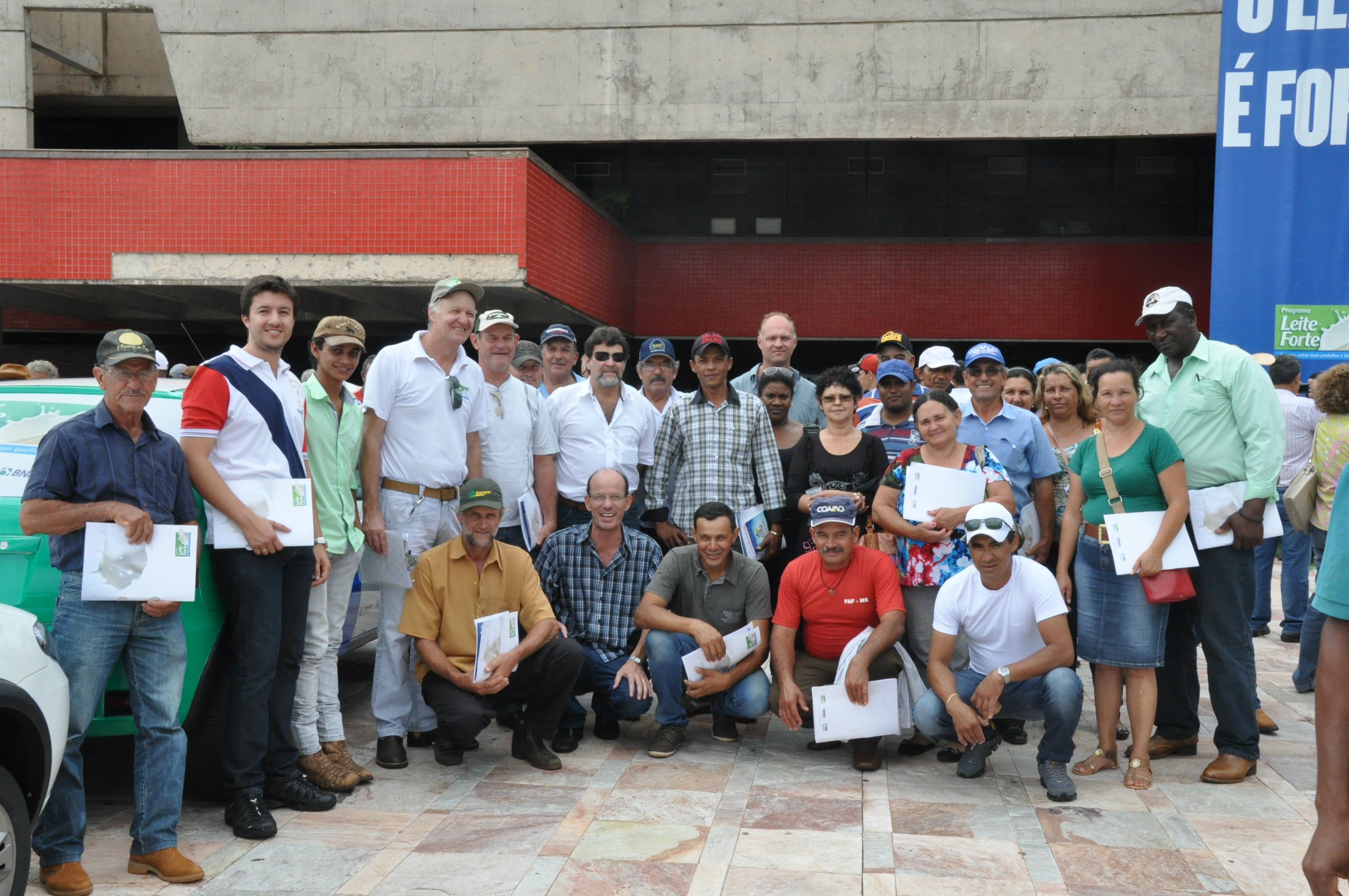Pequenos produtores rurais, acompanhados de Sérgio Barbosa, Arthur Cristiano e Josué de Barros participaram do evento na Capital do Estado / Foto: Assessoria