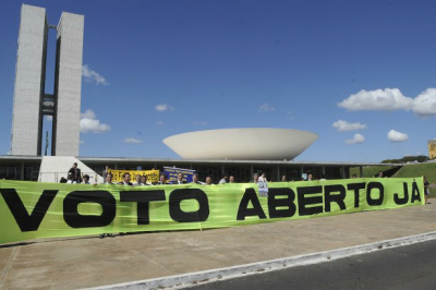 CCJ do Senado mantém fim do voto secreto no Legislativo