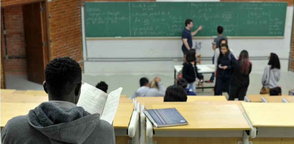Mais de 500 mil estudantes estão inscritos na edição deste ano do Enade - Foto: Marcello Casal Jr/Agência Brasil