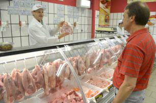 Carne bovina ainda pode subir 10% até o final do ano, diz analista Entre as carnes bovinas, já foi possível registrar aumento de 1,62% no contrafilé e de 0,95% no acém.