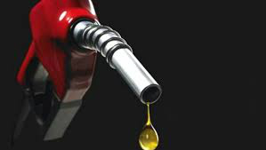 Aumento de impostos sobre combustíveis começa a valer domingo (1º)
