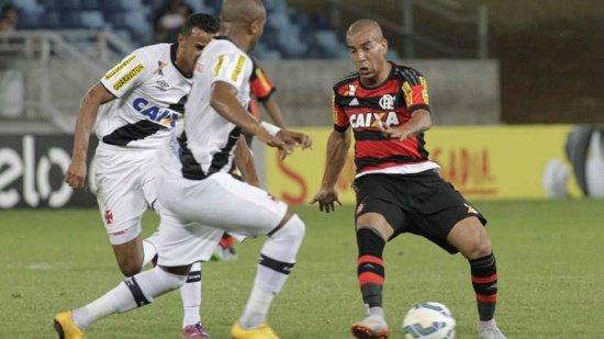 Vasco supera o Flamengo e deixa a lanterna do Brasileirão Vasco e Flamengo não fizeram grande jogo em Cuiabá