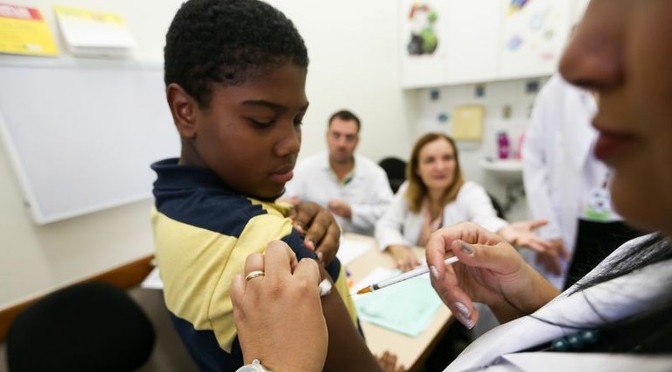 Segura e eficaz, vacina contra HPV deve imunizar mais de 20 milhões de crianças