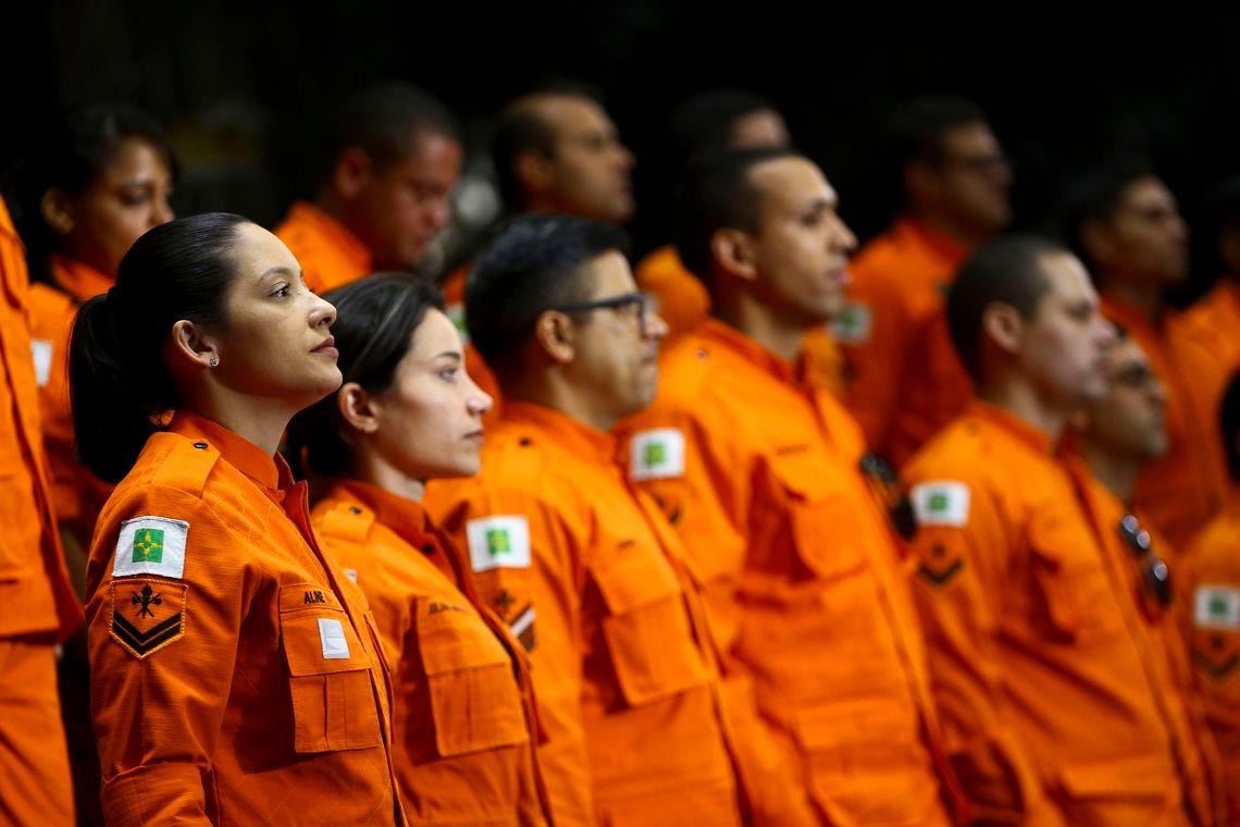 Em homenagem, senadores falam em regras especiais para bombeiros Marcelo Camargo/Agência Brasil
