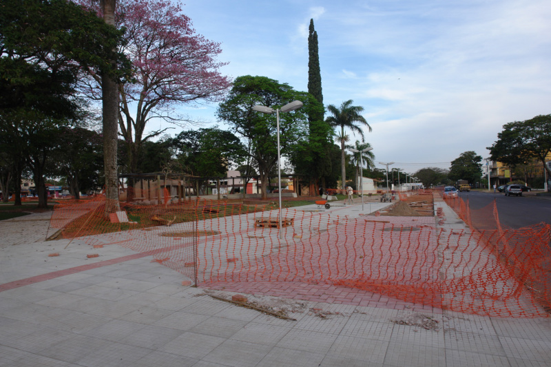 Calçamento na avenida Pedro Manvailer está bem adiantado / Foto: Moreira Produções