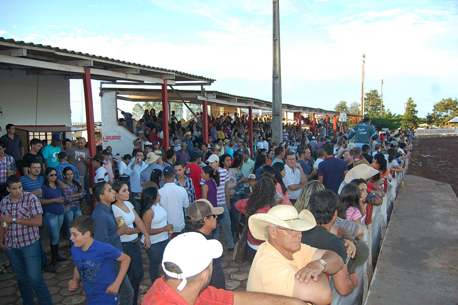 Iagro não autoriza Festa do Laço em Amambai; shows acontecem Milhares de pessoas deveriam participar dos quatro dias de festa em Amambai.
