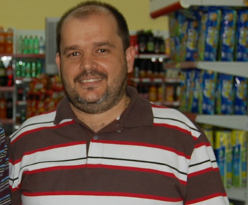 Páscoa em Amambai: comerciantes esperam aquecimento das vendas na última semana André Ricardo, do Supermercado Sol. (Foto: Moreira Produções)