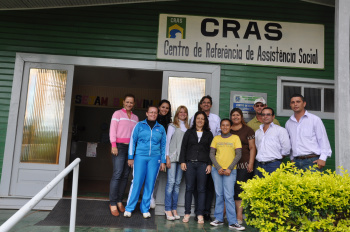 CRAS de Amambai oferece e acompanha diversos programas Prefeito Dirceu Lanzarini juntamente com a equipe que atua no CRAS.