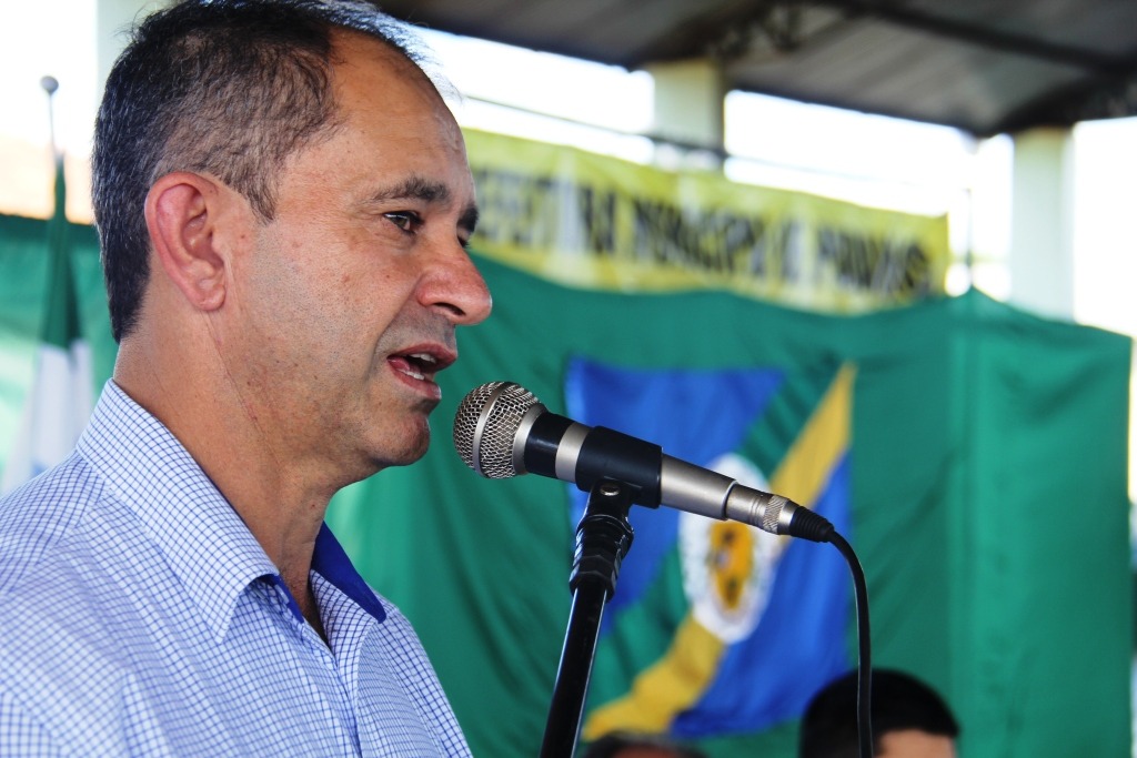 MP dá 30 dias para prefeito exonerar primeira-dama do cargo de secretária Prefeito Dirceu Bettoni (PSDB) / Foto: Divulgação