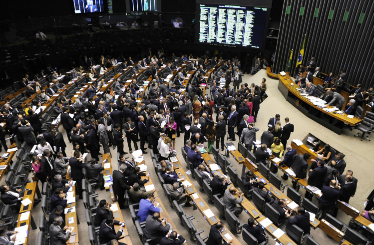 Câmara conclui votação da MP que cria Programa de Proteção ao Emprego Câmara conclui votação da MP que cria Programa de Proteção ao Emprego