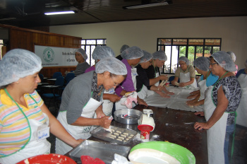 Técnicas para confecção foram apreendidas durante o curso. Foto: Moreira Produções