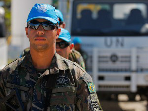 Militares brasileiros embarcam para o Líbano, onde integrarão missão de paz