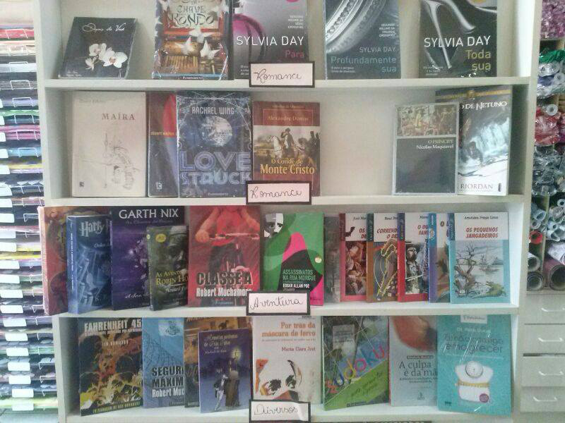Saiba como aproveitar em Amambai as tão esperadas férias As prateleiras da Livraria contam com todos os tipos de literatura.