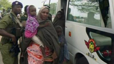 Nigéria anuncia libertação de mais 234 mulheres e crianças reféns do Boko Haram