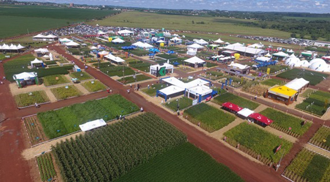 Esclarecimento do público sobre as principais inovações, pesquisas e estudos voltados à produção e sustentabilidade do agronegócio, acontece na feira / Foto: Divulgação