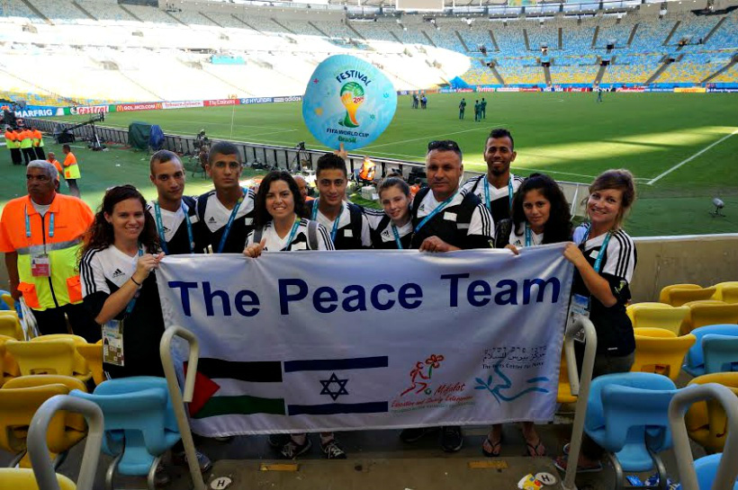 Futebol é visto como forma de unir lados politicamente opostos