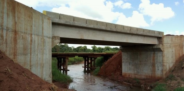 Solicitado recursos para construção de pontes no município Vereadora busca recursos para construção de pontes de concreto sobre os rios Moroti e Itaipá / Foto: Ilustrativa