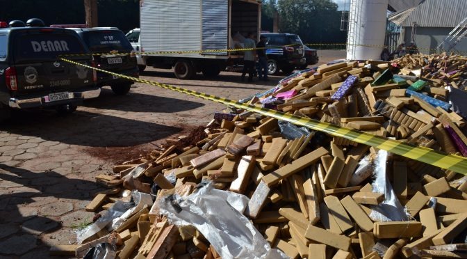Polícia Civil incinera mais de 15 toneladas de drogas no interior do Estado Polícia Civil incinera mais de 15 toneladas de drogas no interior do Estado