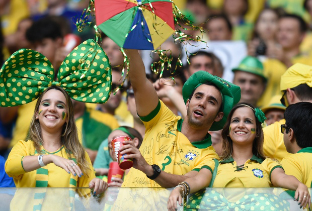 Brasileiros são maioria na chegada para jogo decisivo no Mineirão