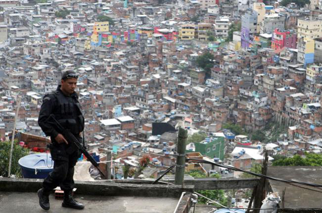 Arma antiaérea é apreendida na Rocinha