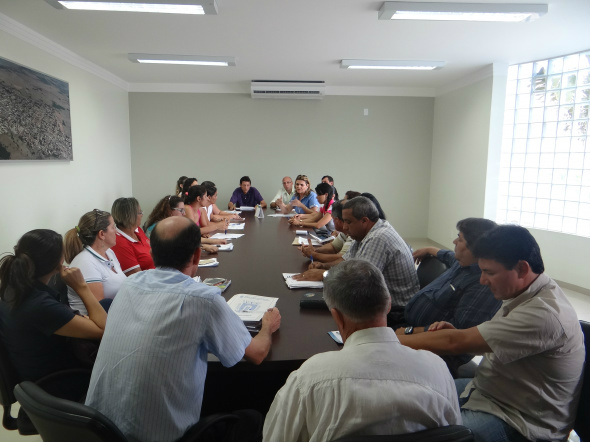 Reunião realizada com a participação do prefeito e vereadores de Amambai / Foto: Assessoria