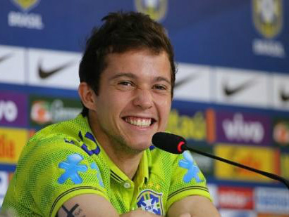 Bernard vai substituir Neymar na partida contra a Alemanha