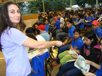 Adriana Villa, acadêmica de Assistência Social da Unopar, unidade de Aammbai.