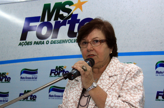 Municípios assinam com Estado o Pacto de Adesão ao Suas A secretária Tânia Garib durante pronunciamento na assinatura do Pacto