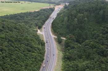 Chuva provoca a interdição de rodovias federais no Paraná Chuva provoca a interdição de rodovias federais no Paraná