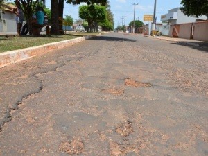 Rua de Taquarussu, município também ameaçado de extinção com PEC. (Foto: PMT/Divulgação)