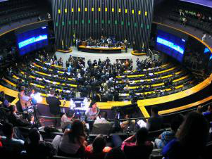 Cinco ministros são exonerados para tomar posse no Congresso amanhã Cinco ministros são exonerados para tomar posse no Congresso amanhã