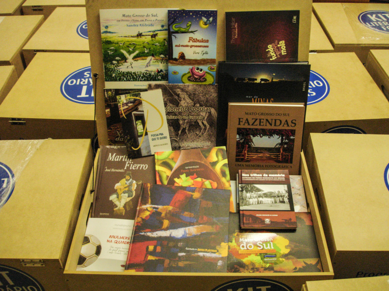 Fundação de Cultura entrega Kit Literário a 40 municípios do Estado