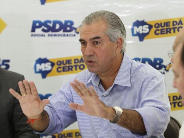 Governador do Estado, Reinaldo Azambuja, em discurso durante ato do PSDB. (Foto: Saul Schramm)