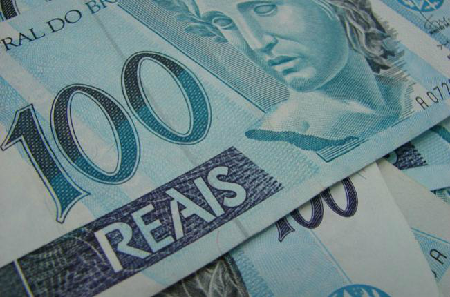 Governo arrecada R$ 1,7 bi com CPMF extinta Governo arrecada R$ 1,7 bi com CPMF extinta