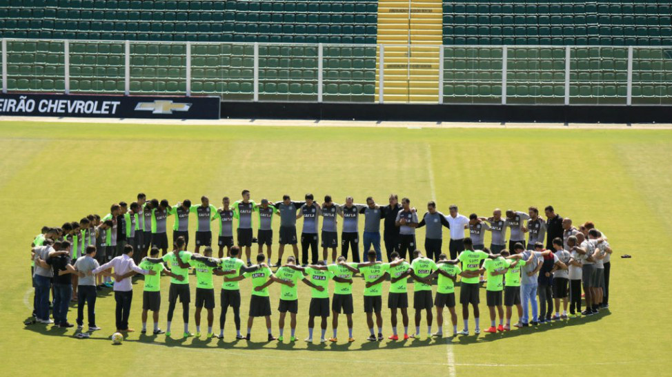 Jogadores do figueira fizeram oração no ScarpelliFoto: Divulgação