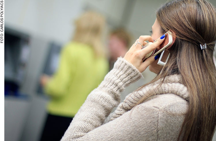 Diário Oficial traz publicada medida sobre pagamentos por celular