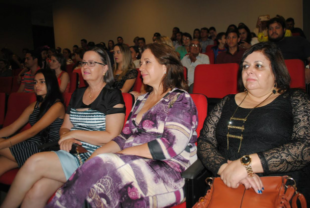 Professores da UEMS de Amambai participam de obra sobre desenvolvimento regional