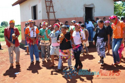Indígenas promoveram manifesto cobrando diversas melhorias para as famílias que residem no Bairro Satélite, em Aral Moreira / Foto: Joelso Gonçalves