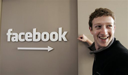 O criador do Facebook Mark Zuckerberg e sua criatura: novidades à frente