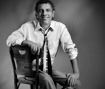 Emmanuel Marinho apresenta o espetáculo “ Tudo Porã por aqui” durante a abertura da Mostra. 