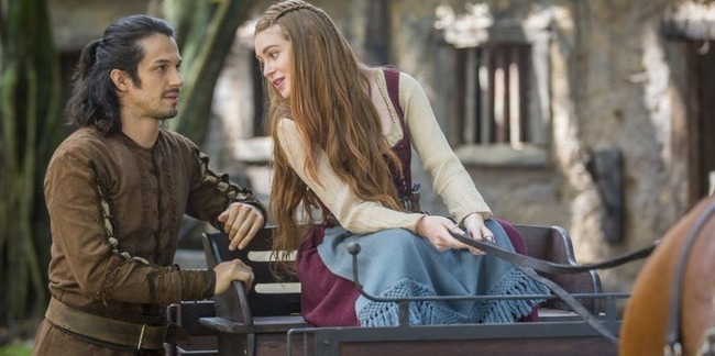 'Deus Salve o Rei': Afonso abdicará do trono e será ferreiro em Artena Na novela 'Deus Salve o Rei', Afonso (Romulo Estrela) se comoverá com a rejeição que Amália (Marina Ruy Barbosa) enfrentará em Montemor e decidirá viver como um homem simples em Artena© Divulgação, GShow