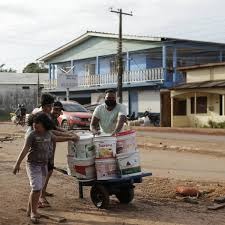 Peixex apodrecem sem geladeira / Foto: O Estadão
