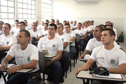 Governo forma novos PMs para reforçar a segurança em todo o Estado