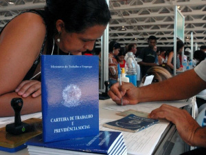 Taxa de desemprego fica em 5,4% em setembro, diz IBGE