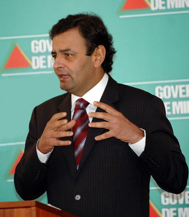 Aécio diz estar pronto para enfrentar Dilma ou Lula Aécio diz estar pronto para enfrentar Dilma ou Lula