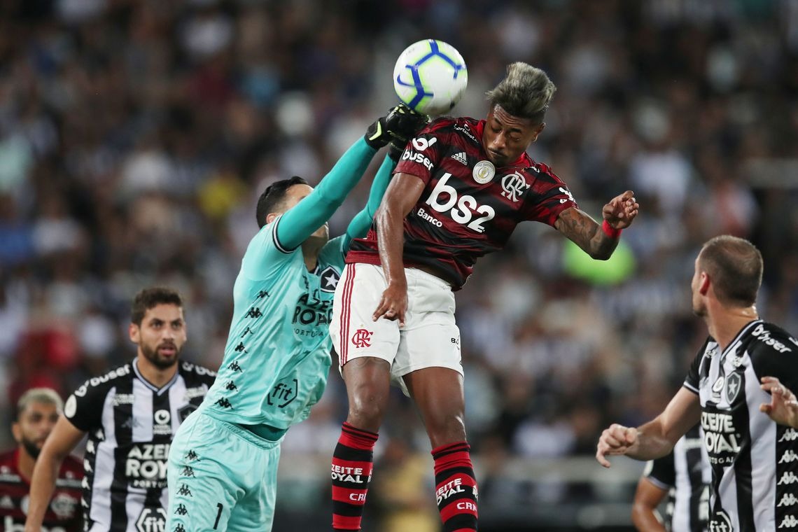 Flamengo vence Botafogo e garante vantagem de 8 pontos no Brasileiro Reuters/Ricardo Moraes/Direitos Reservados
