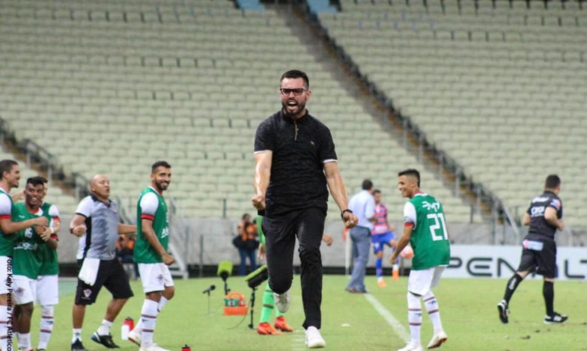 Técnico mais jovem do Brasileiro destaca ciência e duelos com Ceni © Kely Pereira / FC Atlético Cearense
