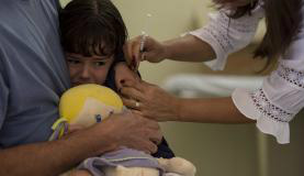 Campanha nacional de vacinação contra o sarampo e a poliomielite espera imunizar 95% do público alvo Marcelo Camargo/Agência Brasil 